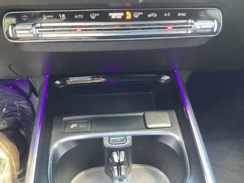 Used 2021 Mercedes-Benz GLB 250 4MATIC image 22