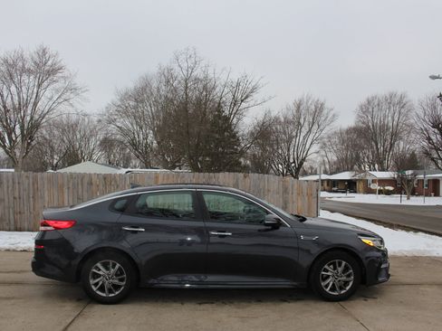 Used 2019 Kia Optima LX image 11