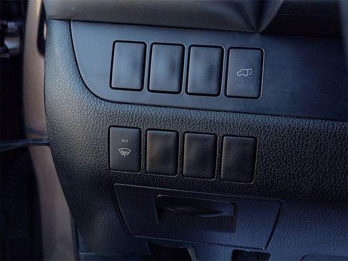 Used 2014 Toyota Highlander LE image 25