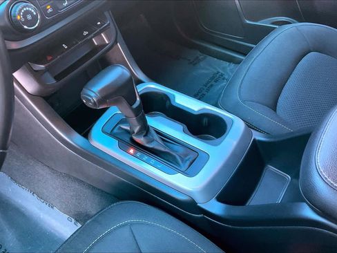 Used 2021 Chevrolet Colorado LT w/ LT Convenience Package image 16