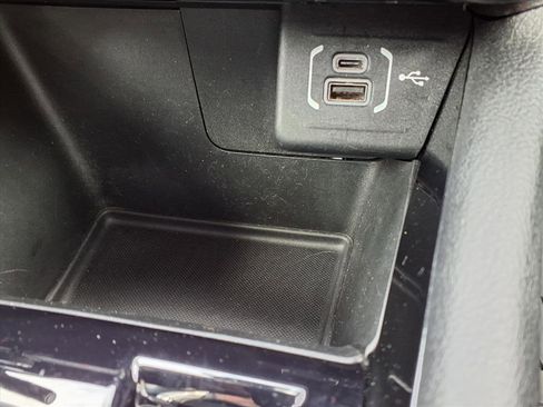 Used 2022 Jeep Compass Limited image 10