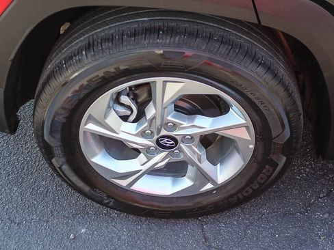 Certified 2023 Hyundai Tucson SE FWD image 12
