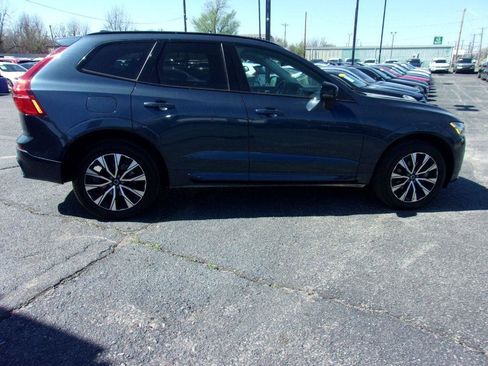 Used 2024 Volvo XC60 B5 Core image 5