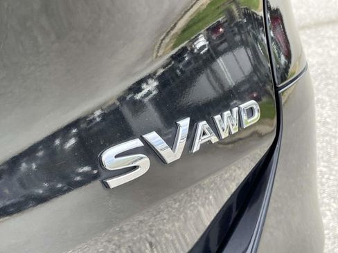 Used 2015 Nissan Rogue SV AWD/4WD image 10