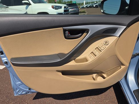 Used 2012 Hyundai Elantra Limited FWD image 14