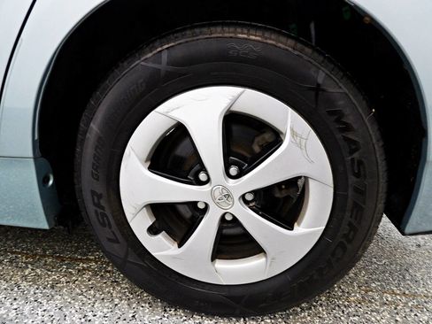 Used 2012 Toyota Prius Four image 19