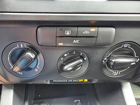 Used 2014 Volkswagen Jetta S FWD image 37