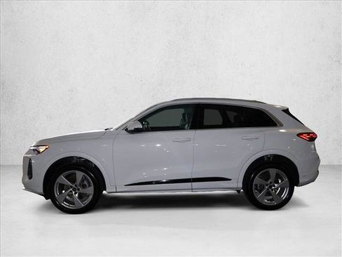 Used 2025 Audi Q5 Premium w/ Premium Plus AWD/4WD image 10