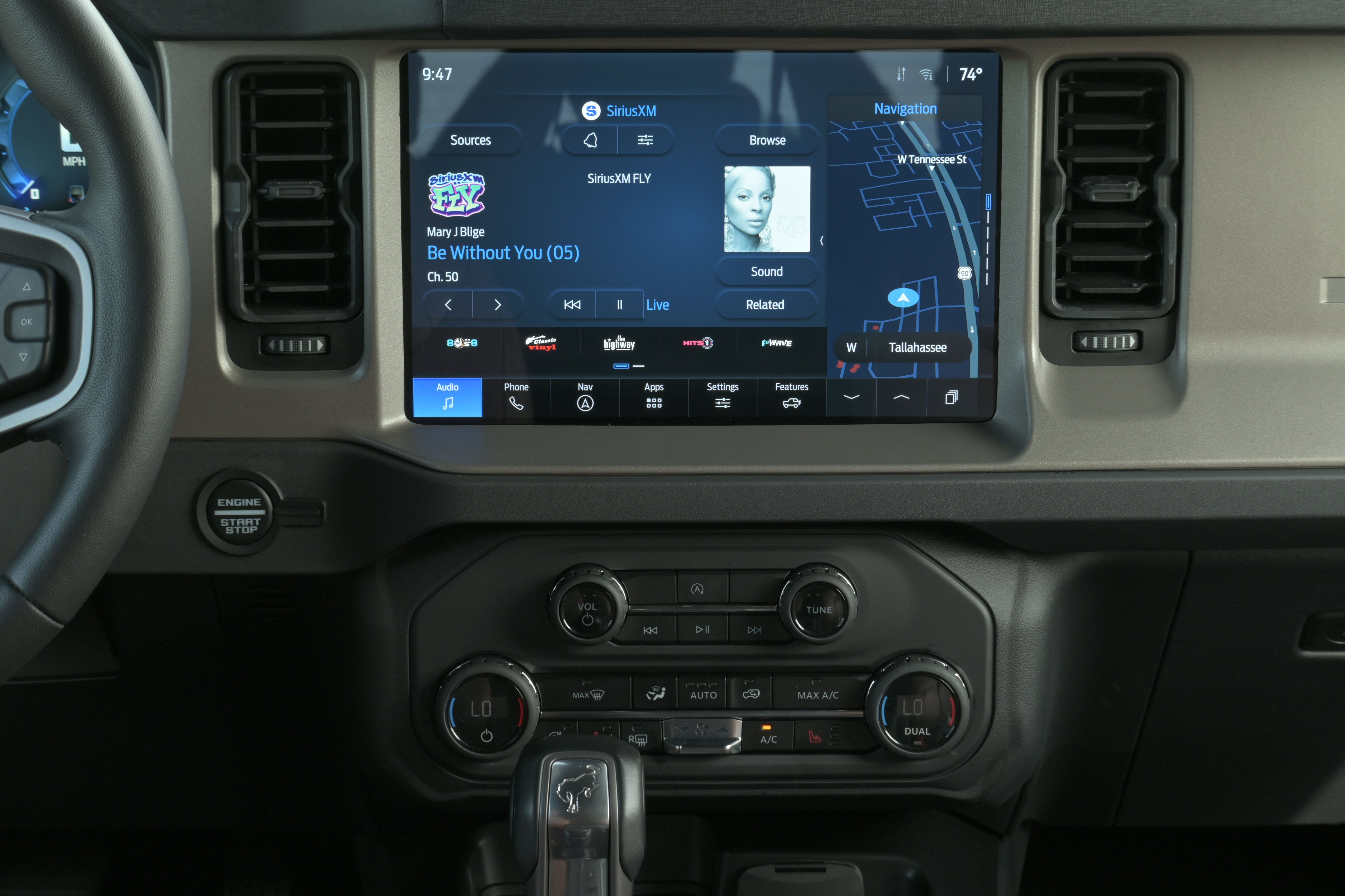Used 2025 Ford Bronco Outer Banks AWD/4WD image 13