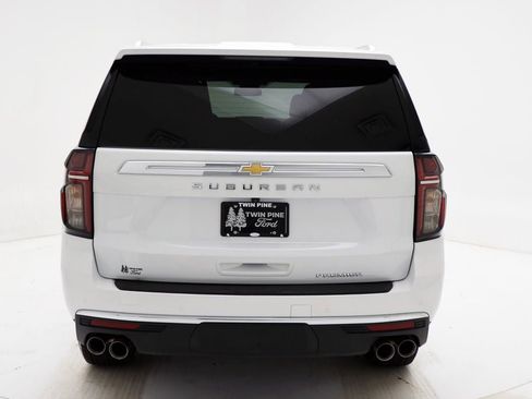 Used 2023 Chevrolet Suburban Premier image 8