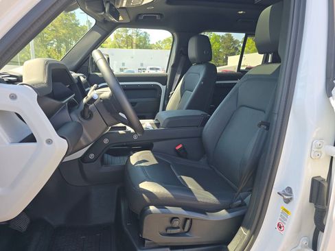 Used 2025 Land Rover Defender 110 S AWD/4WD image 9