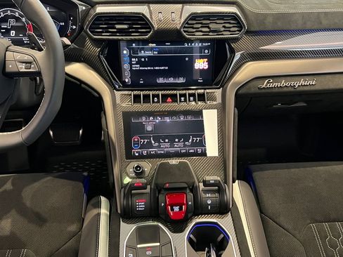Used 2024 Lamborghini Urus Performante image 15