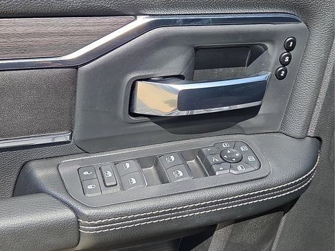 New 2026 RAM 2500 Laramie AWD/4WD image 13