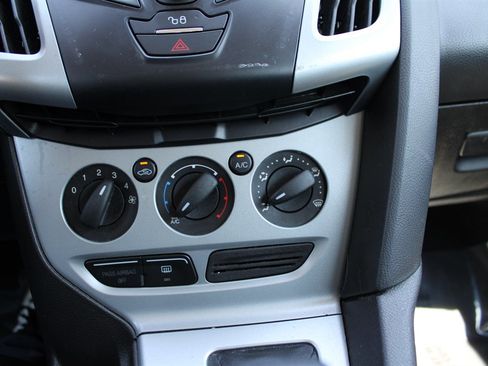 Used 2012 Ford Focus SE image 19