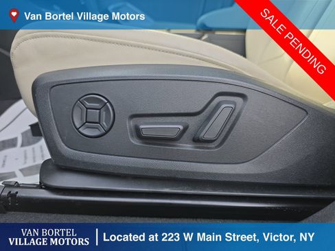 Used 2020 Audi Q3 2.0T Premium w/ Convenience Package AWD/4WD image 12
