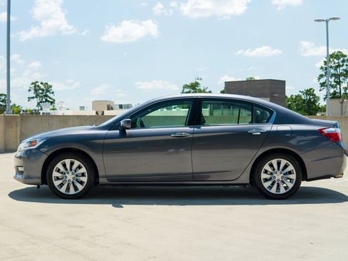 Used 2013 Honda Accord Touring image 6
