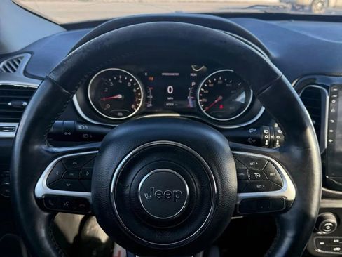 Used 2018 Jeep Compass Latitude w/ Popular Equipment Group image 8