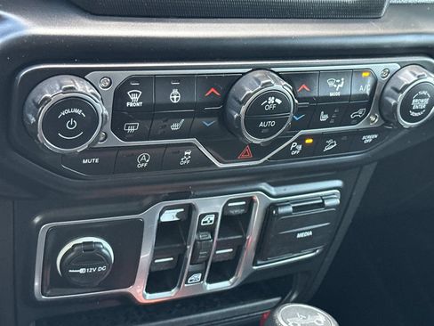 Used 2019 Jeep Wrangler Unlimited Sport S AWD/4WD image 22