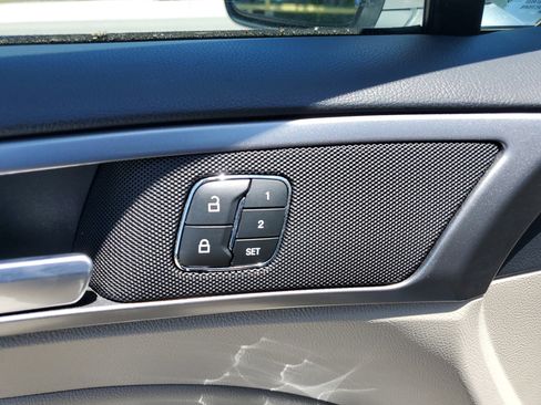 Used 2020 Ford Fusion SEL image 17