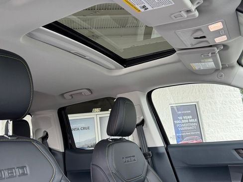 New 2025 Ford Maverick Lobo image 4