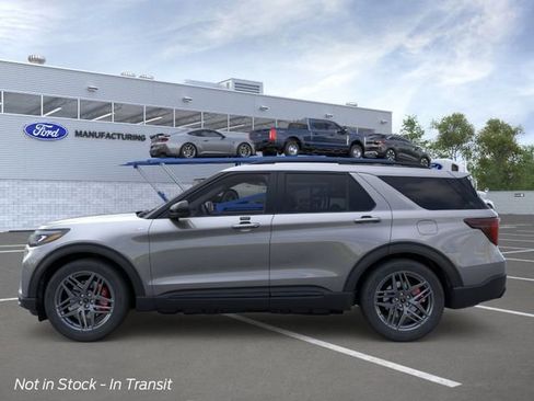 New 2026 Ford Explorer ST-Line w/ ST-Line Street Pack AWD/4WD image 4