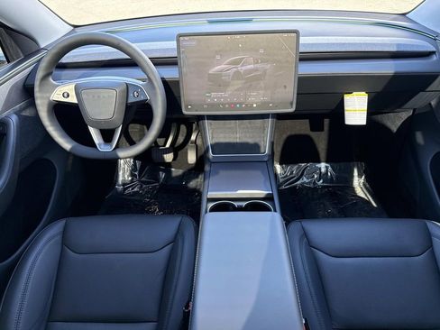 Used 2026 Tesla Model Y Premium image 19