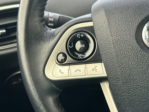 Used 2017 Toyota Prius Three FWD image 28