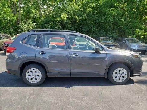 Used 2023 Subaru Forester AWD/4WD image 2