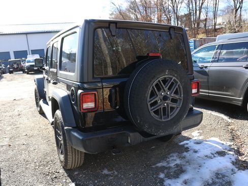 Used 2024 Jeep Wrangler Sport S image 2
