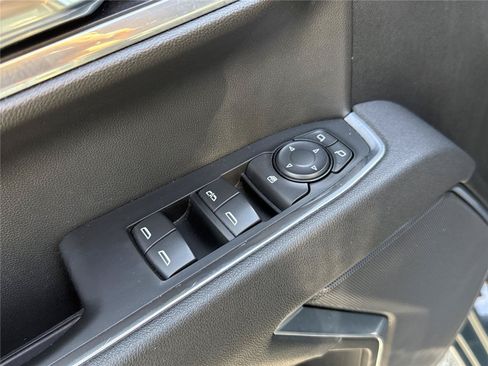 Used 2025 Chevrolet Silverado 1500 LT AWD/4WD image 21