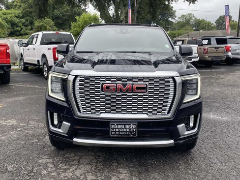Used 2021 GMC Yukon XL Denali w/ Denali Premium Package AWD/4WD image 2