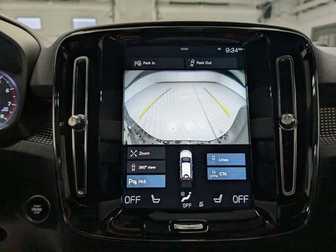 Used 2021 Volvo XC40 T5 R-Design w/ Advanced Package image 27