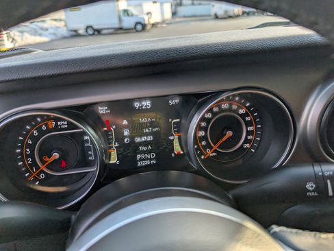 Used 2020 Jeep Gladiator Sport w/ Quick Order Package 24S image 18