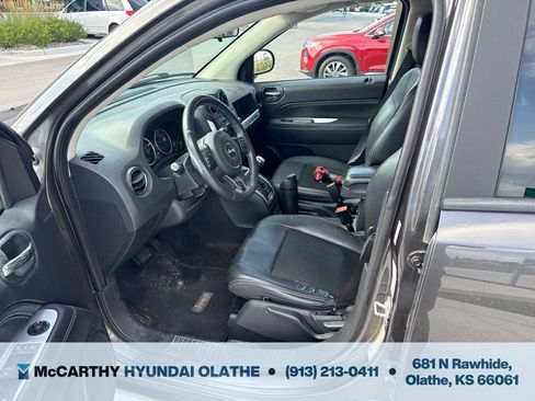Used 2014 Jeep Compass Latitude AWD/4WD image 3