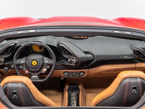 Used 2016 Ferrari 488 Spider image 9