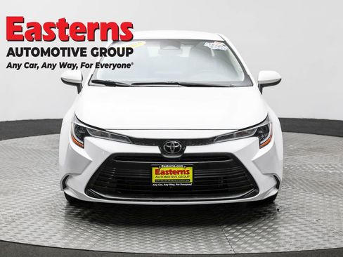 Used 2023 Toyota Corolla LE image 2