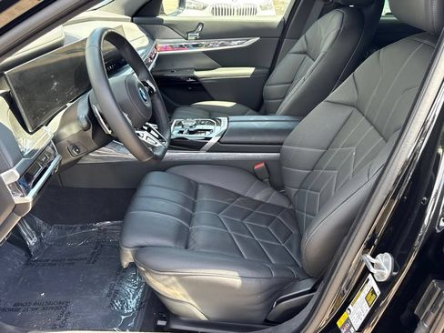 Certified 2024 BMW i7 eDrive50 w/ M Sport Package RWD image 20