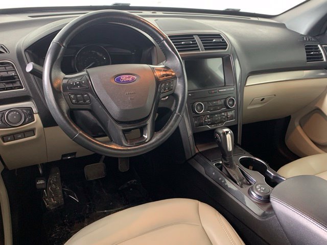 Used 2019 Ford Explorer XLT w/ Equipment Group 202A AWD/4WD image 21