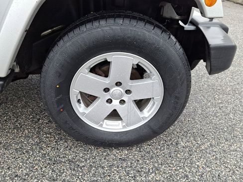 Used 2012 Jeep Wrangler Sahara w/ Connectivity Group image 8