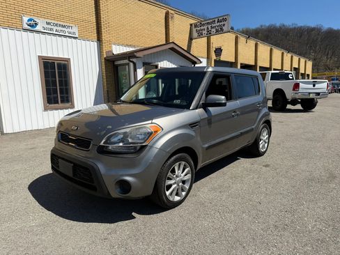Used 2013 Kia Soul + image 1