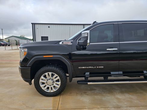 Used 2020 GMC Sierra 3500 Denali w/ Denali Ultimate Package AWD/4WD image 17