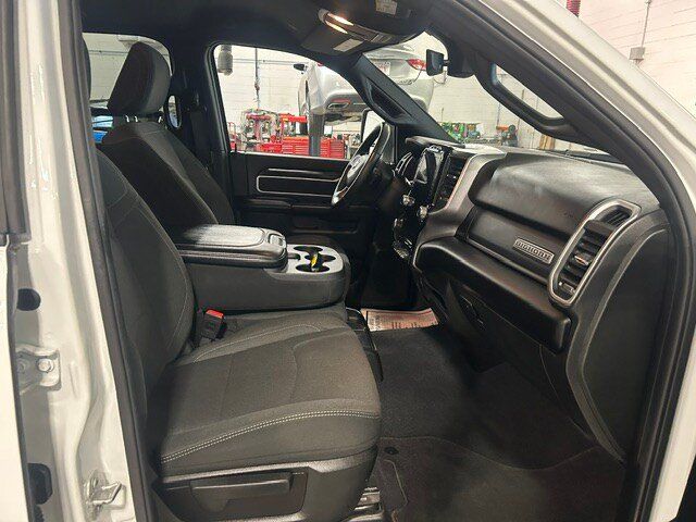 Used 2024 RAM 2500 Big Horn w/ Night Edition AWD/4WD image 9