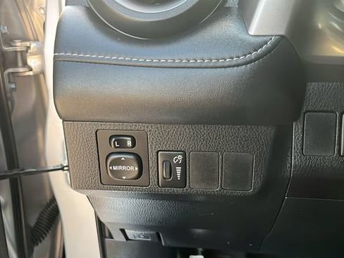 Used 2016 Toyota RAV4 XLE AWD/4WD image 8