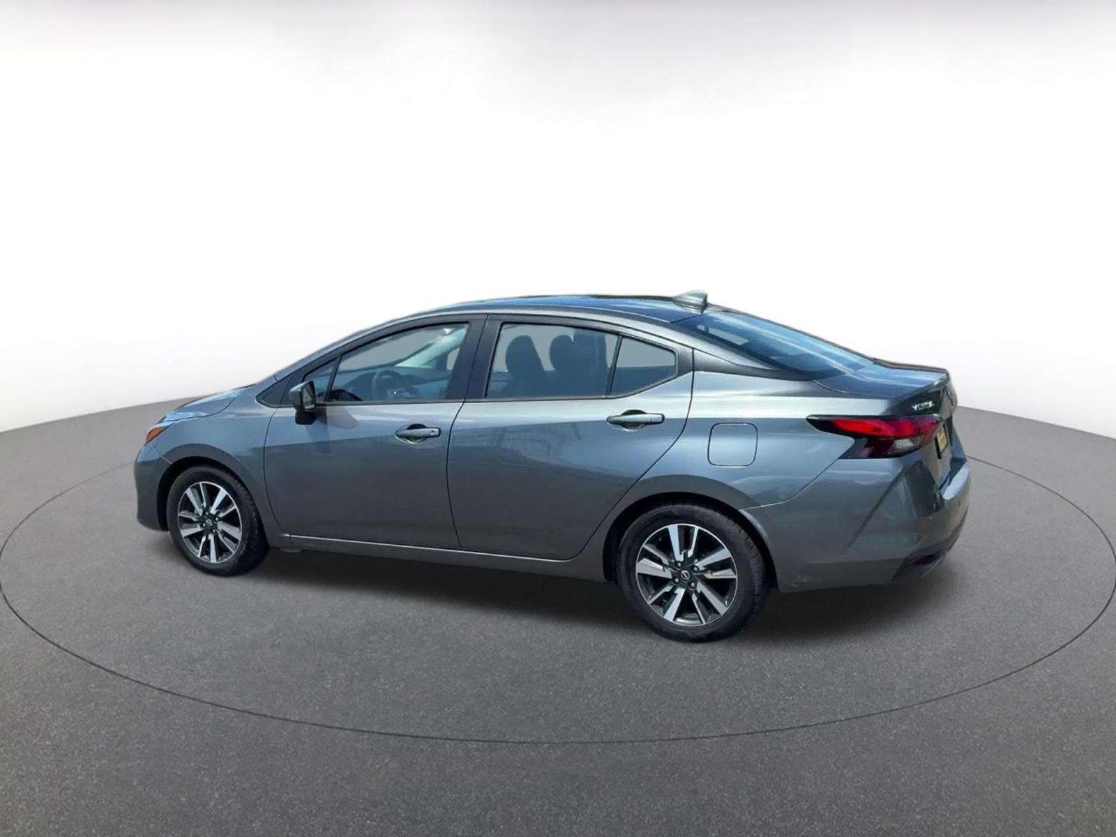 Used 2025 Nissan Versa SV FWD image 9