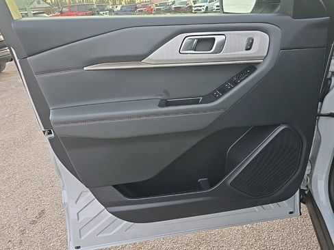 New 2026 Ford Explorer Active w/ Active Comfort Package RWD image 13
