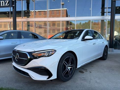 New 2026 Mercedes-Benz E 350 4MATIC Sedan image 3
