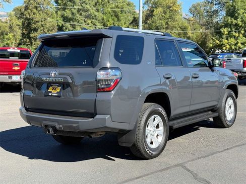 Used 2024 Toyota 4Runner SR5 Premium image 5