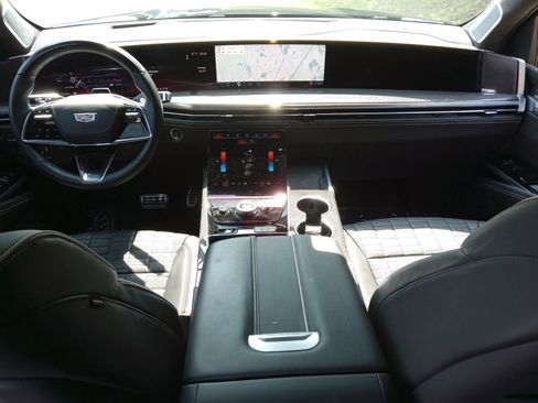 Certified 2025 Cadillac Escalade V AWD/4WD image 15