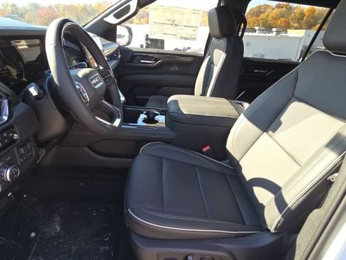 New 2026 GMC Yukon XL Elevation image 4