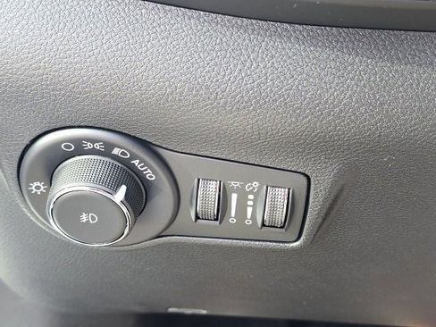 New 2026 Jeep Compass Limited image 17